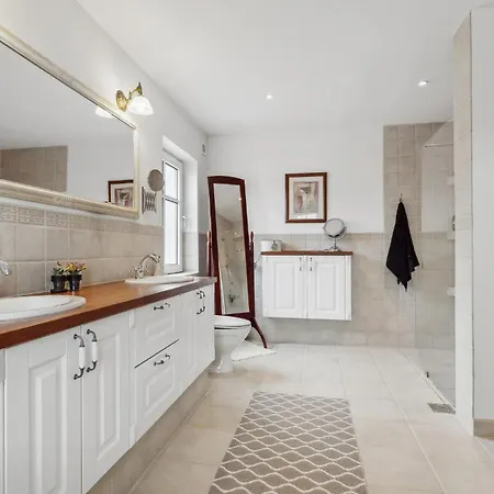 Nice In With Kitchen