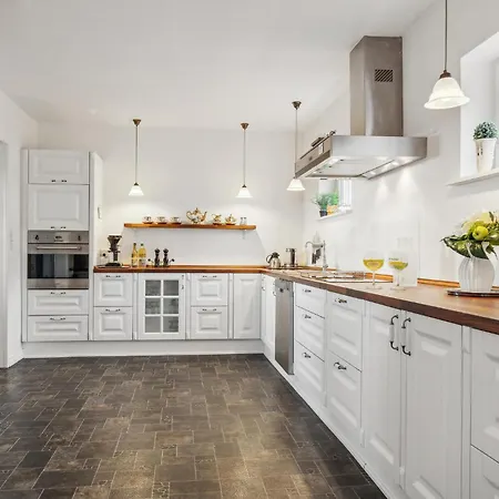Dom wakacyjny Nice In With Kitchen *